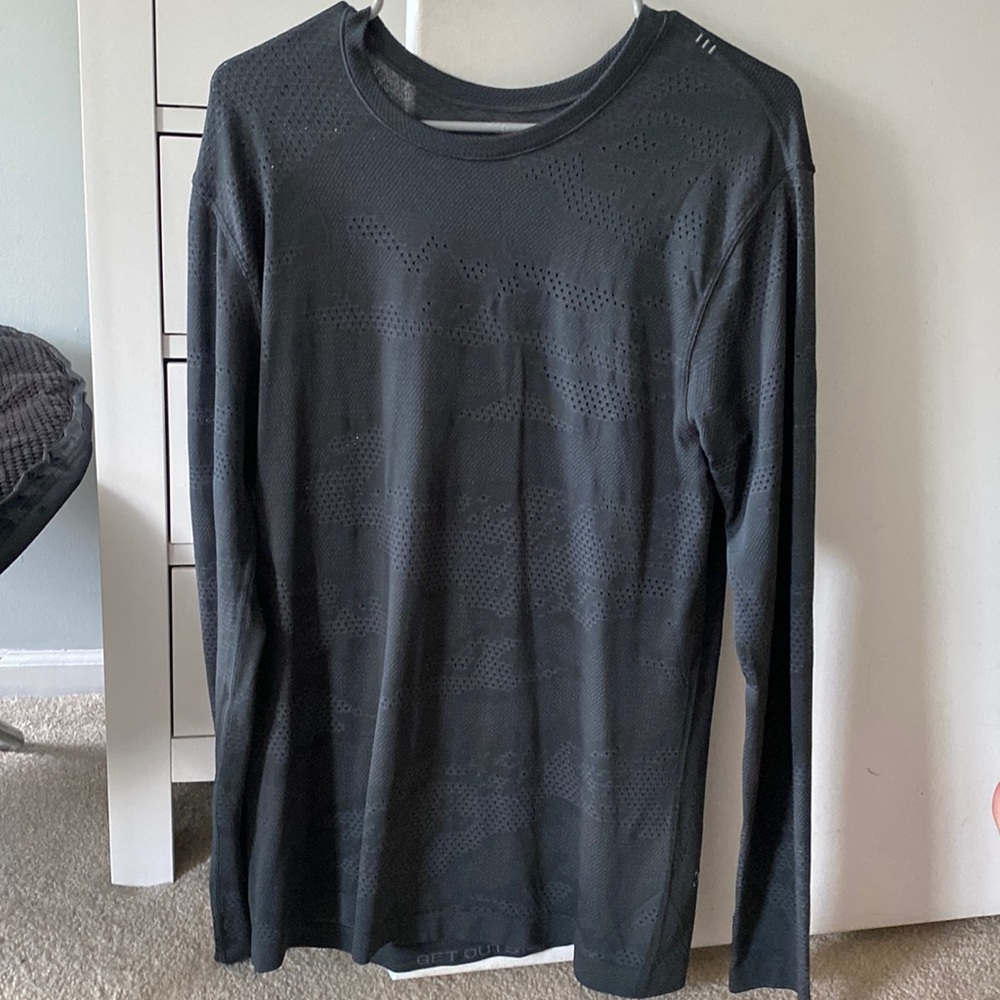 Medium Black Camo Lululemon Metal Vent Tech Air LS
